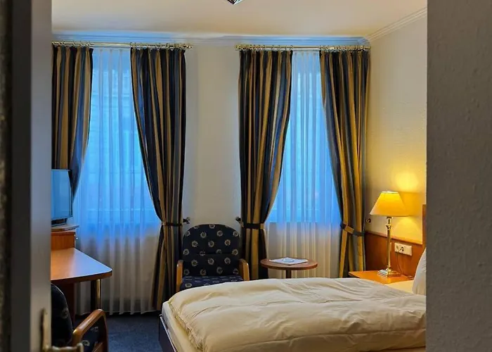 アパートホテル Frank